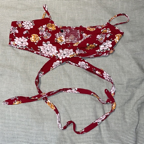 Red Floral tie up top - Picture 2 of 2